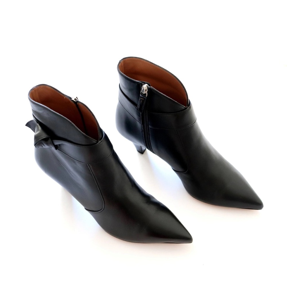 Pointed toe Tabitha Simmons booties